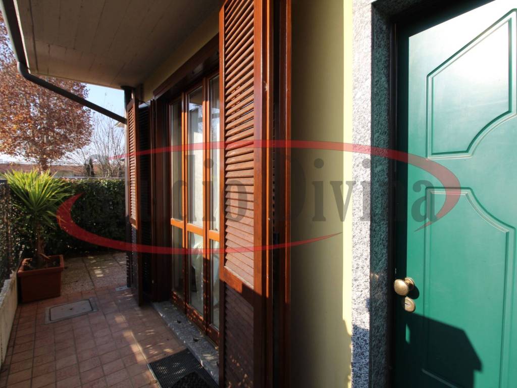 casa indipendente in vendita a Cesano Maderno in zona Villaggio Snia
