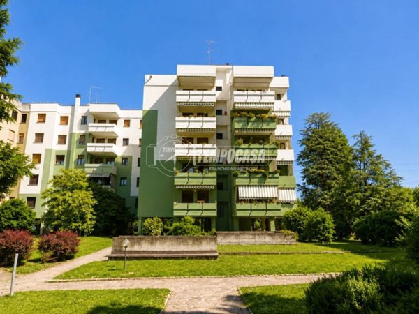 appartamento in vendita a Cesano Maderno in zona Cassina Savina