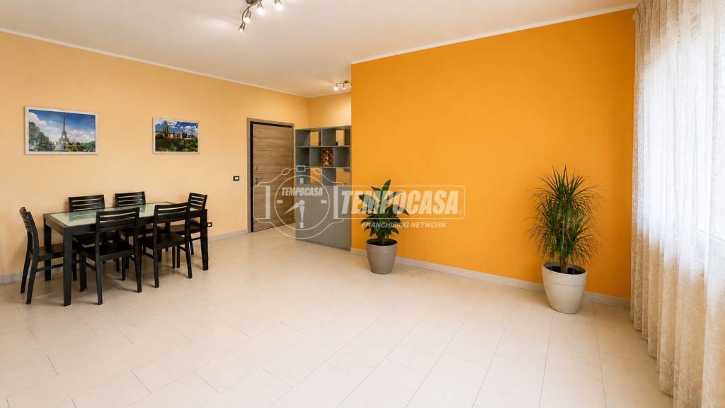 appartamento in vendita a Cesano Maderno in zona Cassina Savina