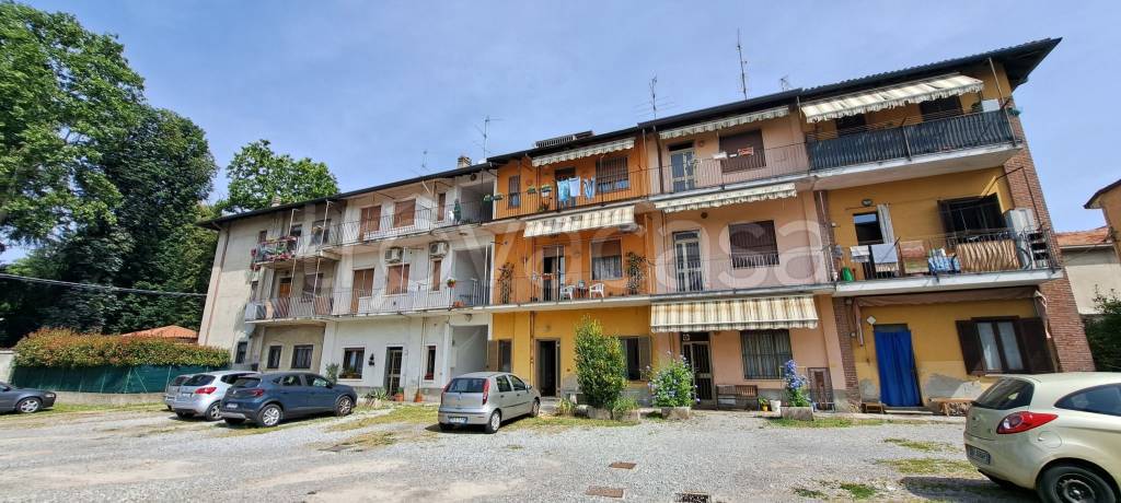 appartamento in vendita a Cesano Maderno in zona Binzago