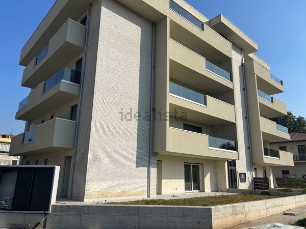 appartamento in vendita a Cesano Maderno in zona Villaggio Snia