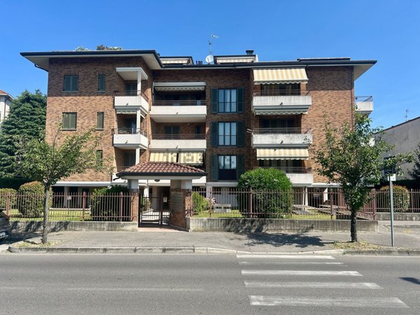 appartamento in vendita a Cesano Maderno in zona Binzago