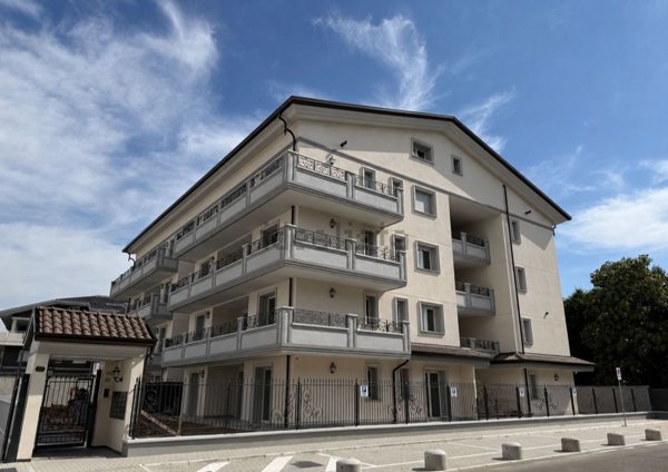 appartamento in vendita a Cesano Maderno in zona Cassina Savina