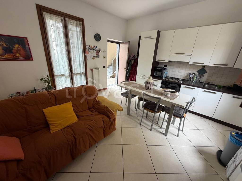 appartamento in vendita a Cesano Maderno in zona Binzago