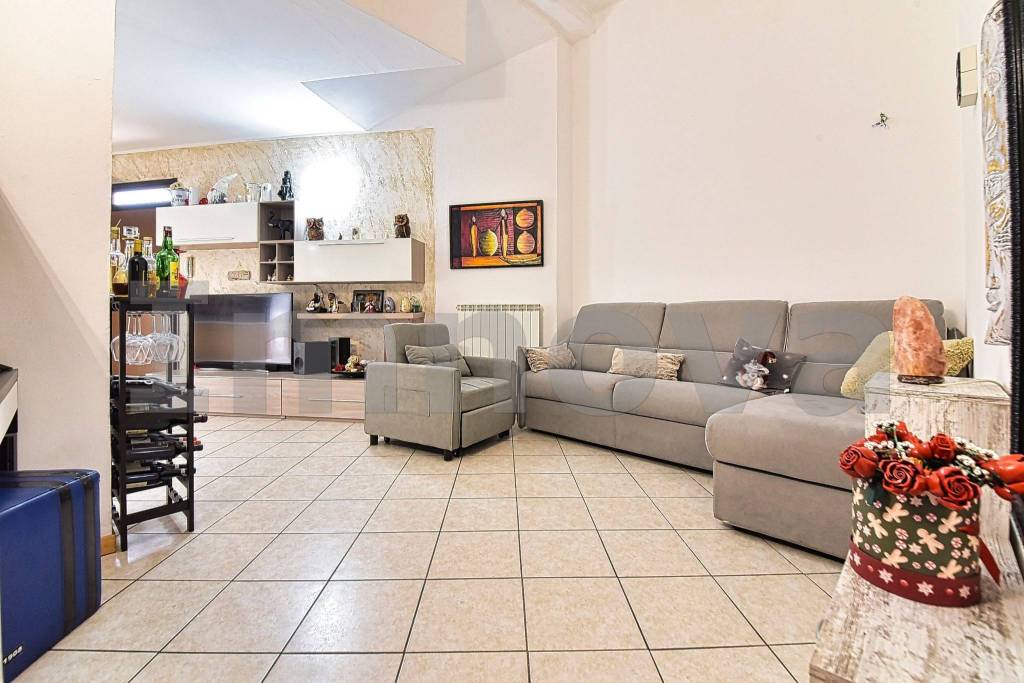 appartamento in vendita a Cesano Maderno in zona Cassina Savina