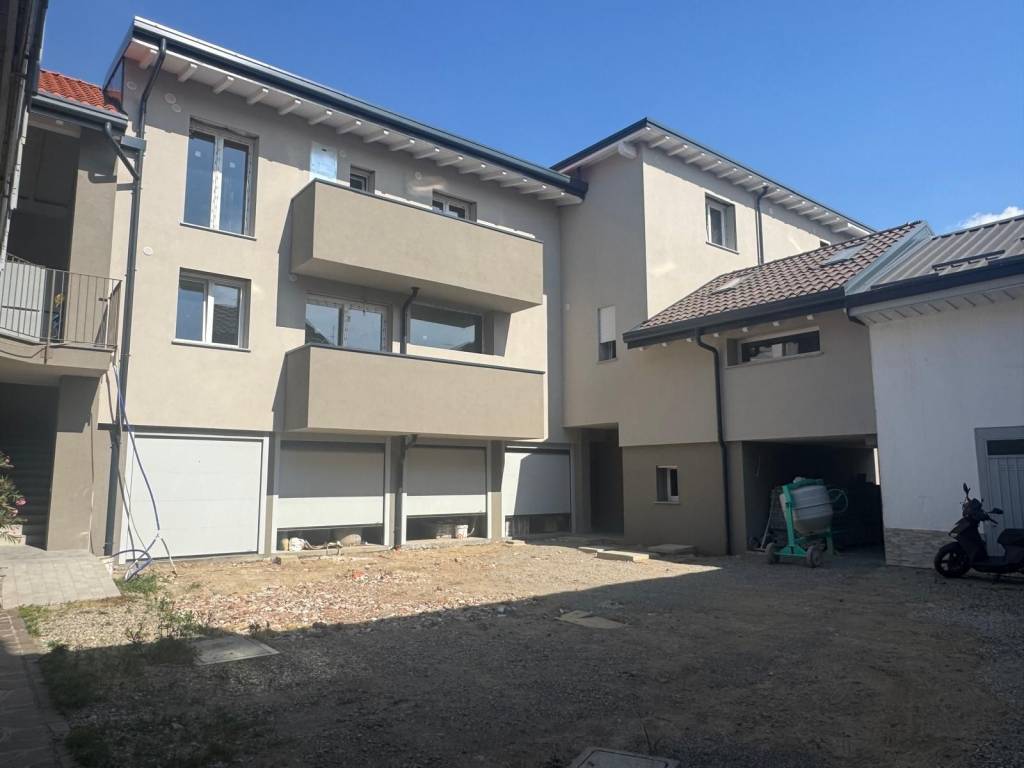 appartamento in vendita a Cesano Maderno in zona Binzago