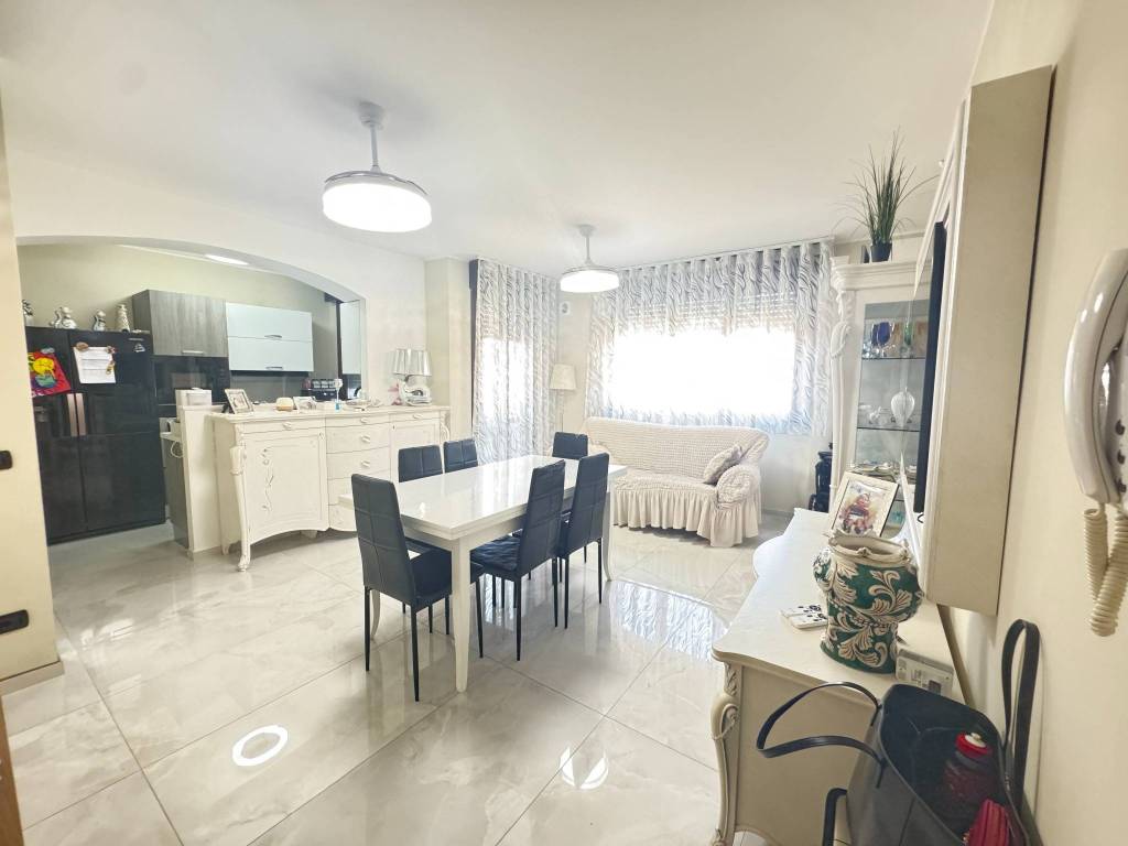 appartamento in vendita a Cesano Maderno in zona Cassina Savina