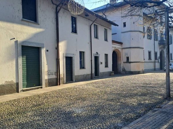 negozio in vendita a Cesano Maderno in zona Binzago