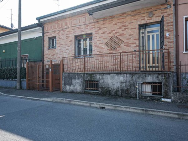 casa indipendente in vendita a Cesano Maderno in zona Cassina Savina