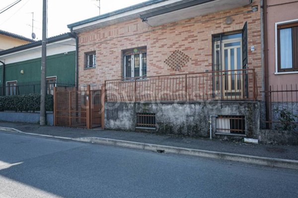 casa indipendente in vendita a Cesano Maderno in zona Cassina Savina