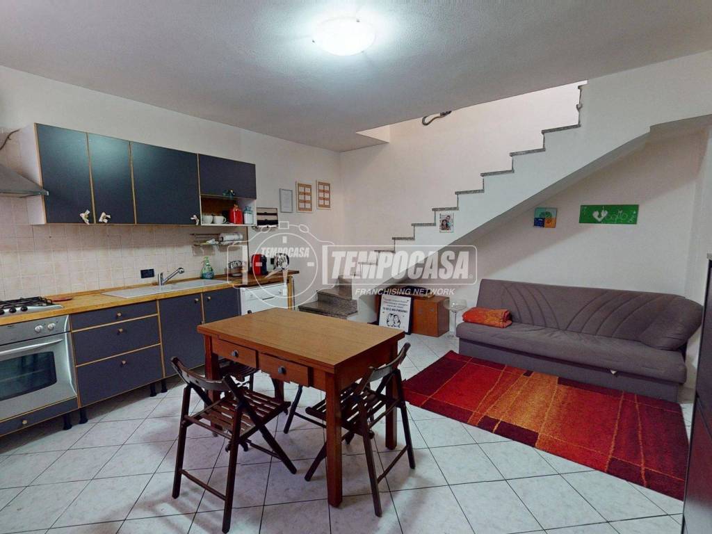 appartamento in vendita a Cesano Maderno in zona Binzago
