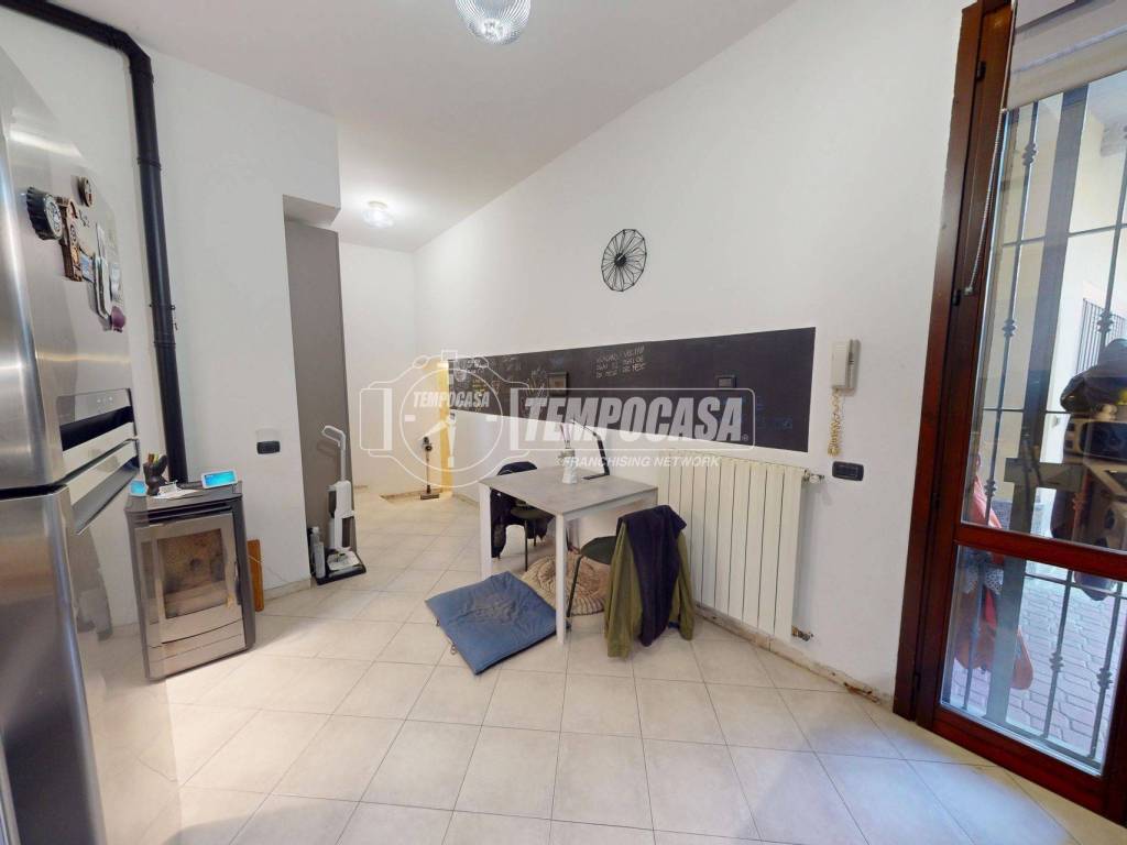 appartamento in vendita a Cesano Maderno in zona Binzago