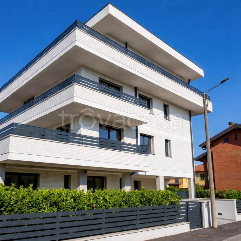 appartamento in vendita a Cesano Maderno in zona Binzago