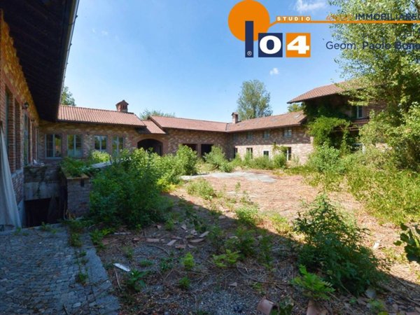 negozio in vendita a Cesano Maderno in zona Cassina Savina