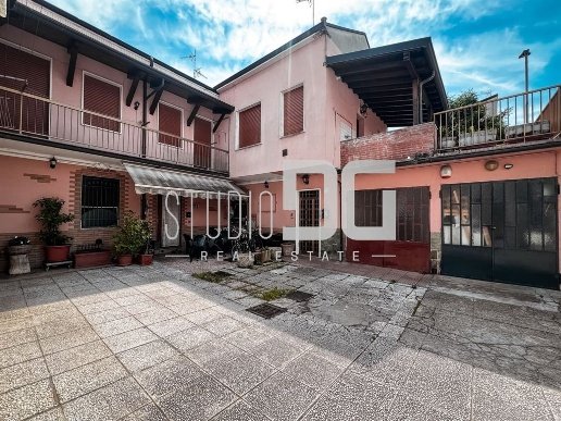 casa semindipendente in vendita a Cesano Maderno in zona Cassina Savina
