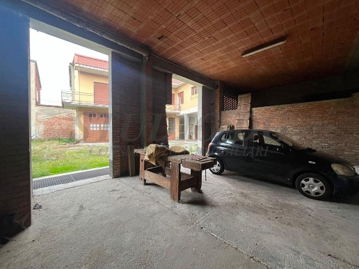 ufficio in vendita a Cesano Maderno in zona Binzago