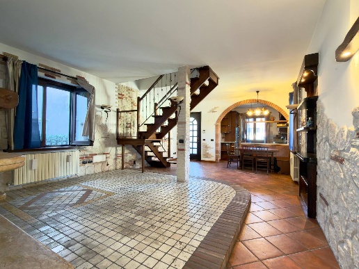 casa indipendente in vendita a Cesano Maderno in zona Cassina Savina