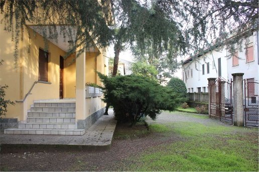 appartamento in vendita a Cesano Maderno in zona Binzago