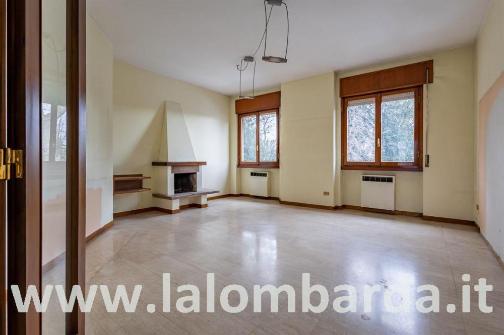 appartamento in vendita a Cesano Maderno in zona Binzago