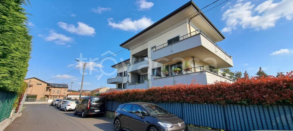 appartamento in vendita a Cesano Maderno in zona Cassina Savina