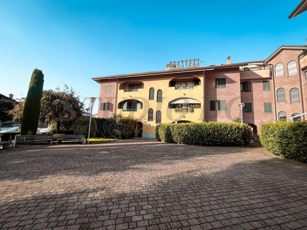 appartamento in vendita a Cesano Maderno in zona Cassina Savina