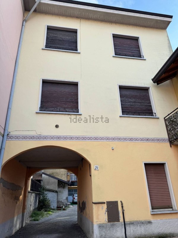 casa indipendente in vendita a Cesano Maderno in zona Binzago