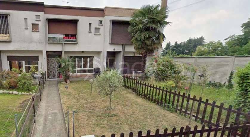 casa indipendente in vendita a Cesano Maderno in zona Cassina Savina