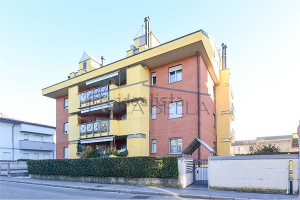 appartamento in vendita a Cesano Maderno in zona Binzago