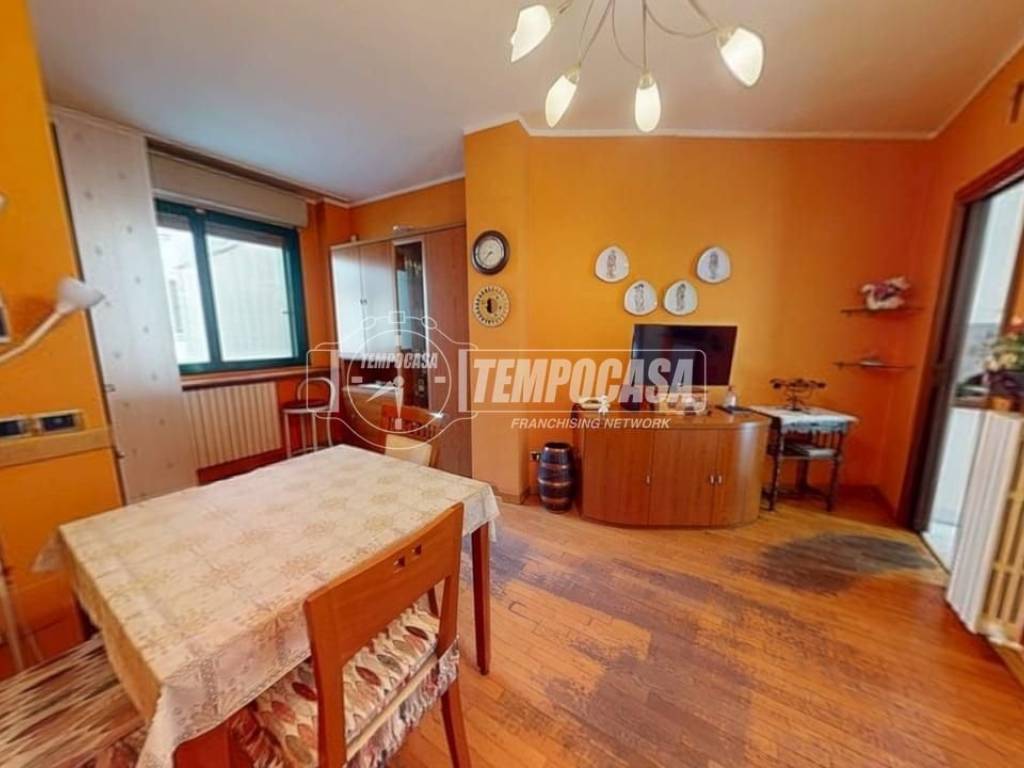 appartamento in vendita a Cesano Maderno in zona Binzago