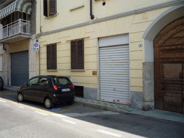 locale commerciale in vendita a Cesano Maderno in zona Binzago