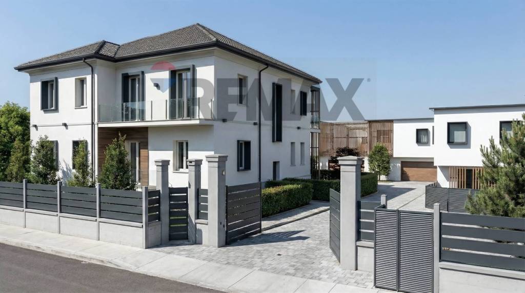 appartamento in vendita a Cesano Maderno in zona Binzago