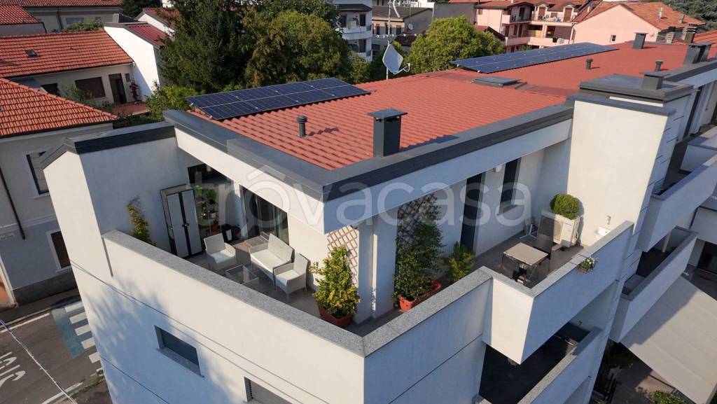 appartamento in vendita a Cesano Maderno in zona Binzago