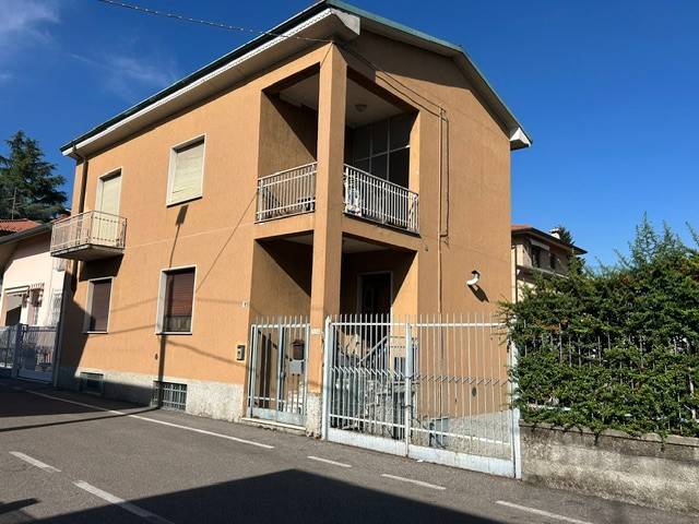 appartamento in vendita a Cesano Maderno in zona Binzago