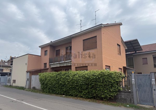 appartamento in vendita a Cesano Maderno in zona Cassina Savina