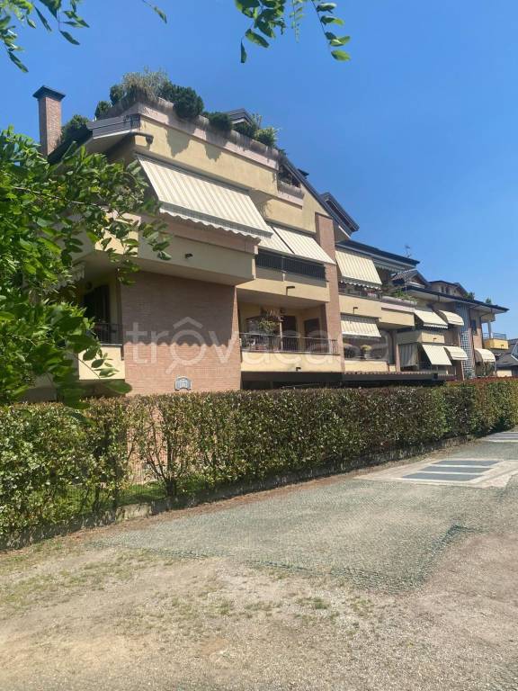 appartamento in vendita a Cesano Maderno in zona Cassina Savina