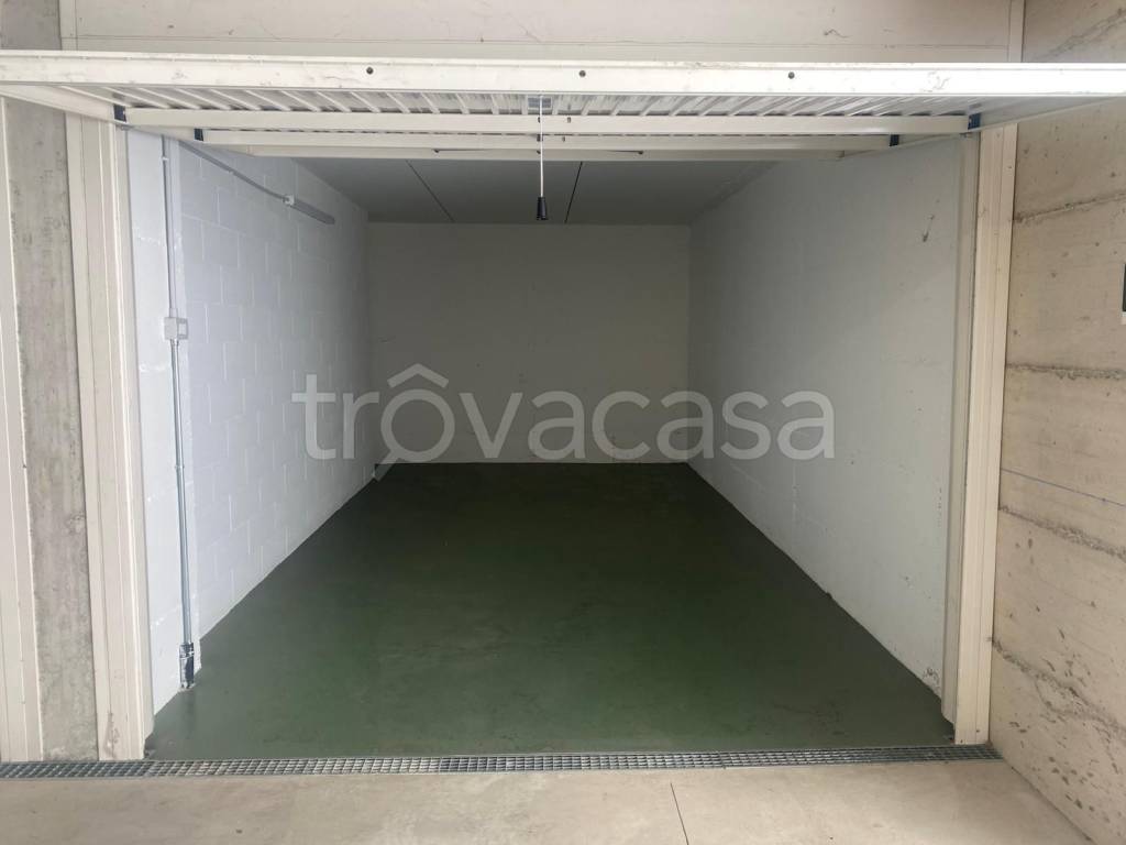 box auto in vendita a Cesano Maderno in zona Cassina Savina