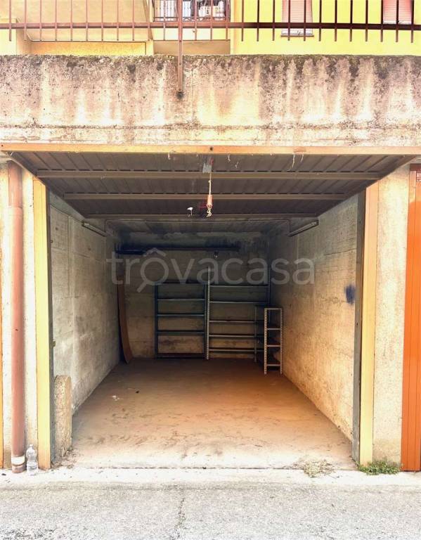 box auto in vendita a Cesano Maderno in zona Cassina Savina