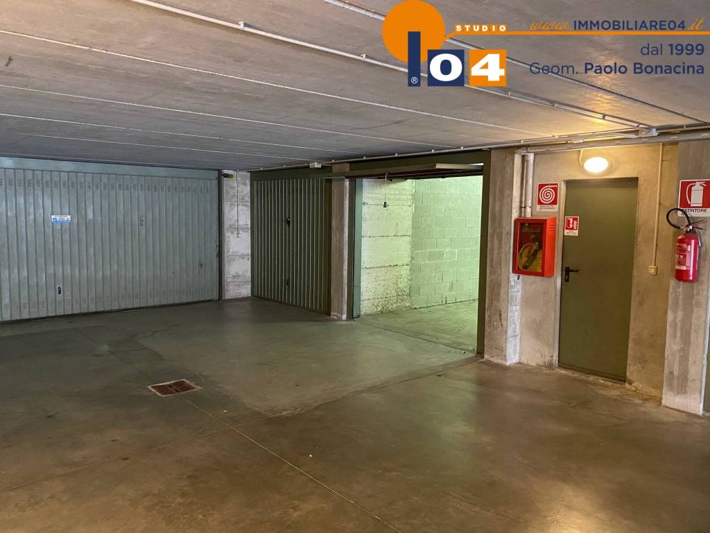 box auto in vendita a Cesano Maderno in zona Cassina Savina
