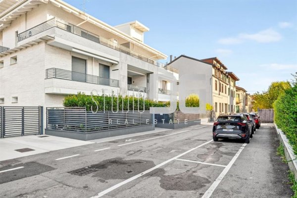 appartamento in vendita a Cesano Maderno in zona Binzago
