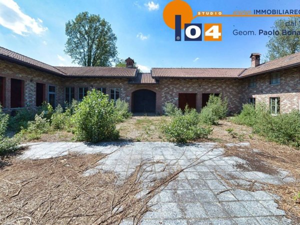 casa indipendente in vendita a Cesano Maderno in zona Cassina Savina
