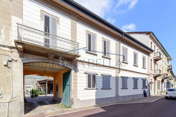 appartamento in vendita a Cesano Maderno in zona Binzago
