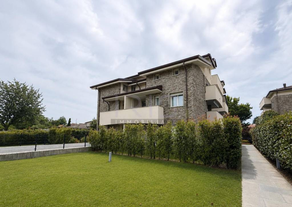 appartamento in vendita a Cesano Maderno in zona Cassina Savina