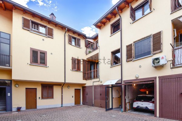 appartamento in vendita a Cesano Maderno in zona Binzago