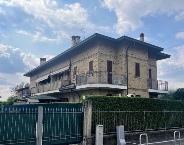 appartamento in vendita a Cesano Maderno in zona Cassina Savina