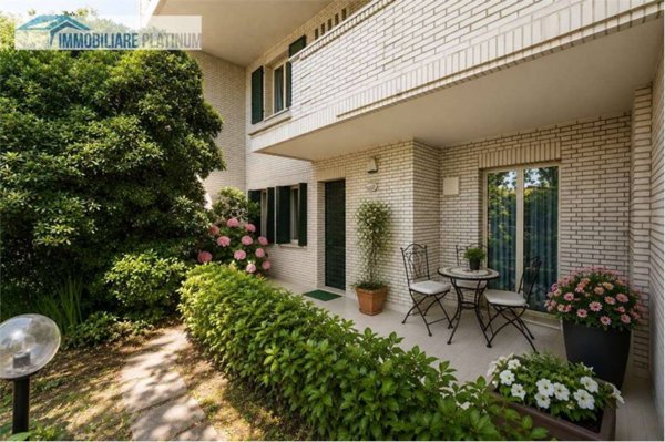 casa indipendente in vendita a Cesano Maderno in zona Binzago