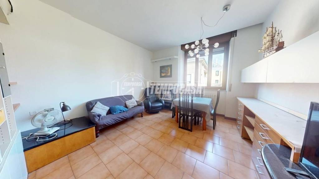 casa indipendente in vendita a Cesano Maderno in zona Binzago