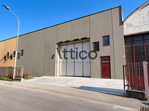 locale commerciale in vendita a Cesano Maderno in zona Cassina Savina