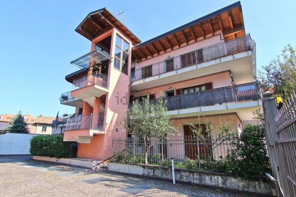 appartamento in vendita a Cesano Maderno in zona Binzago