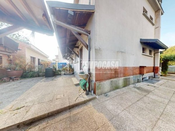 casa indipendente in vendita a Cesano Maderno in zona Cassina Savina