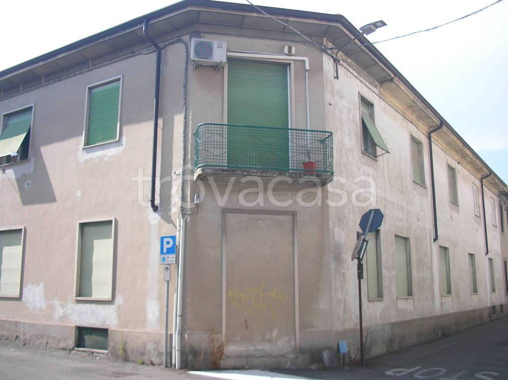 casa indipendente in vendita a Cesano Maderno in zona Binzago